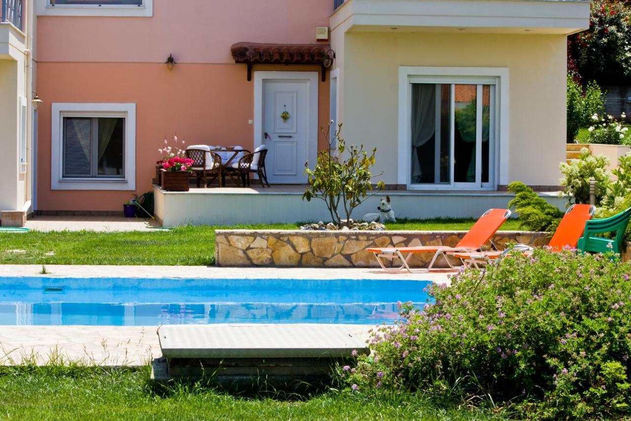 Brina'S Luxury Apartments Ájoi Apósztoli Kültér fotó